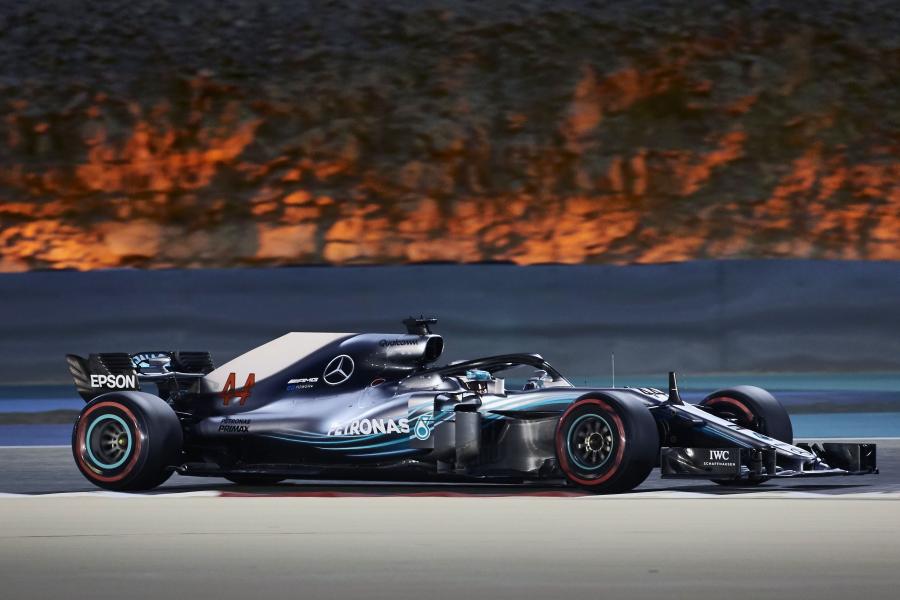  Mercedes-AMG F1 W09 EQ Power+ 2018 года  (фото 35 из 36)